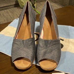 Sparkle denim Toms cork wedges 8.5